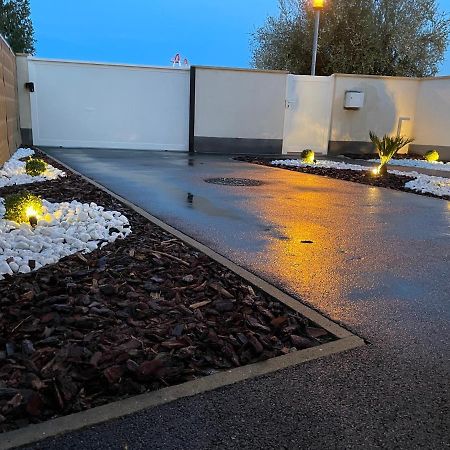 Paris House Villa Villejust Eksteriør bilde